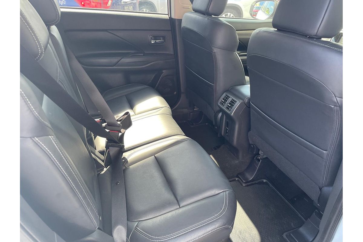 2020 Mitsubishi Outlander Exceed ZL
