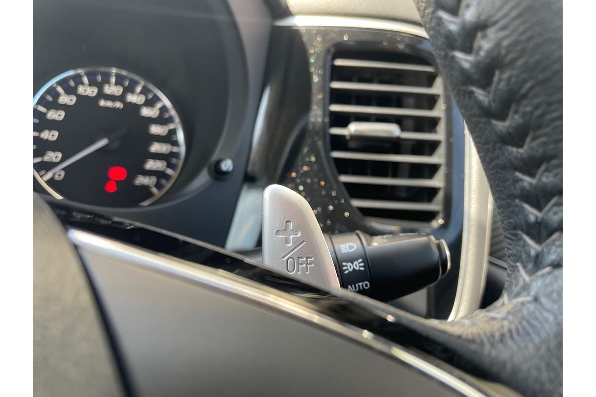 2020 Mitsubishi Outlander Exceed ZL
