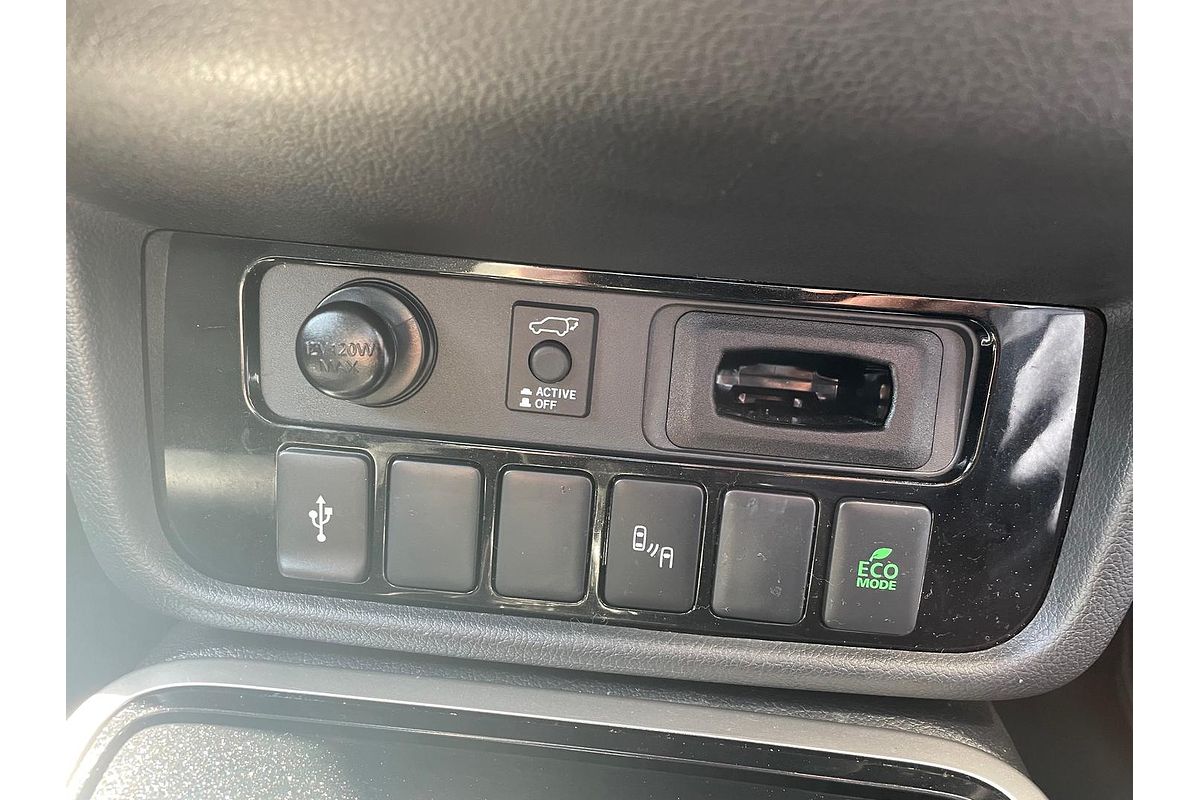 2020 Mitsubishi Outlander Exceed ZL