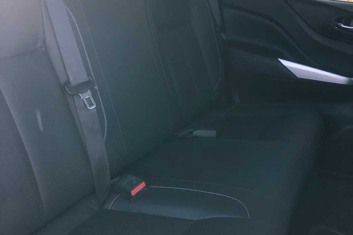 2015 Nissan NAVARA ST-X D23