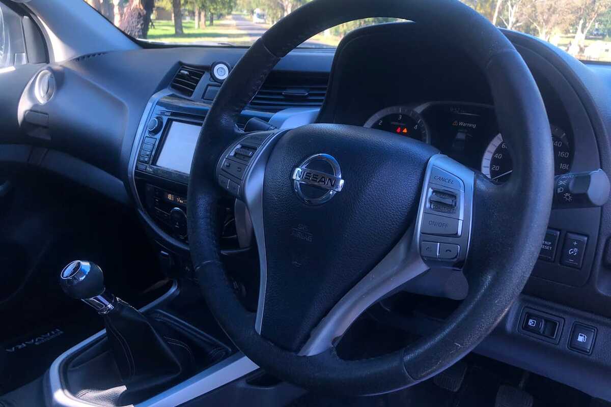 2015 Nissan NAVARA ST-X D23