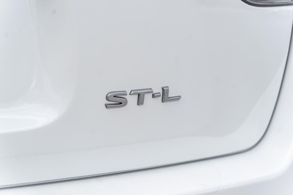 2016 Nissan Pathfinder ST-L R52