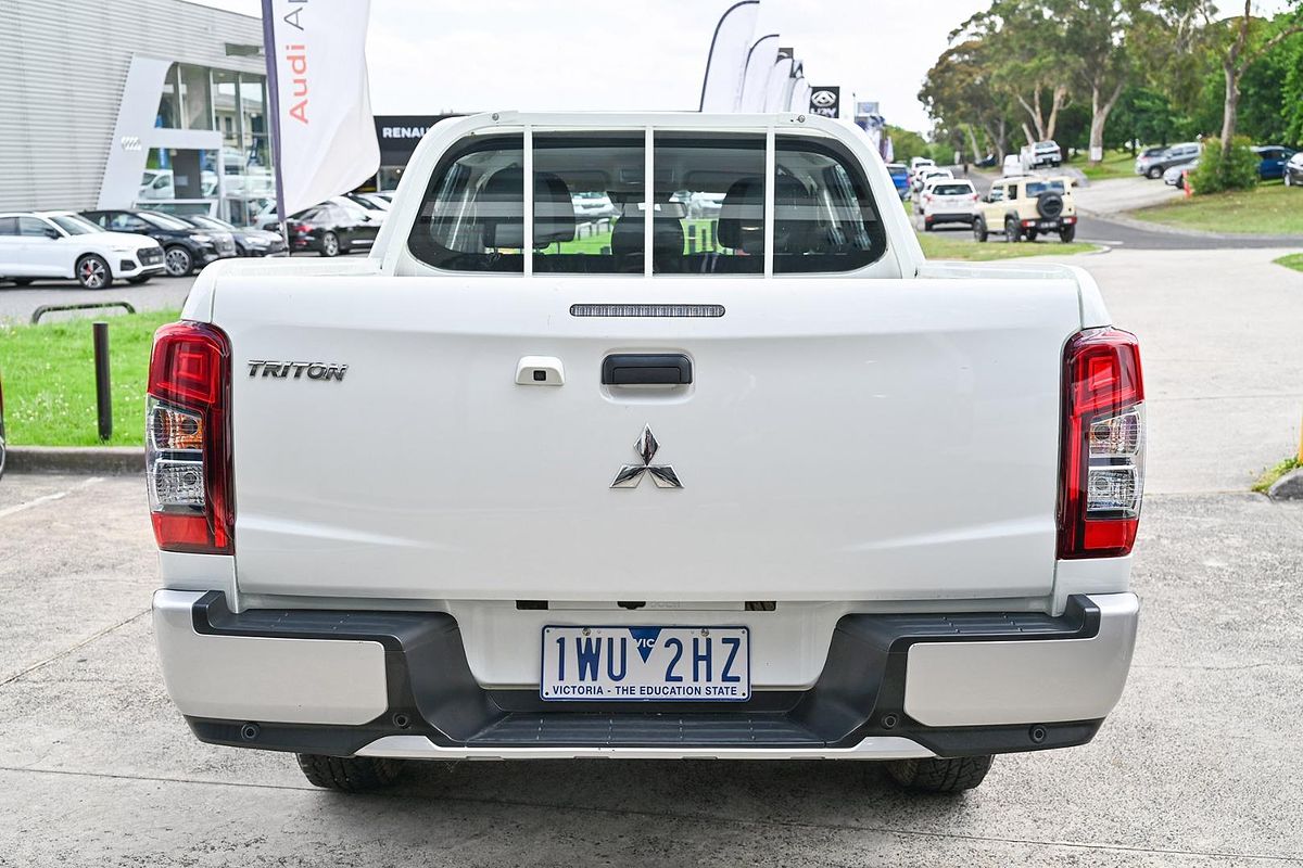 2022 Mitsubishi Triton GLX MR 4X4