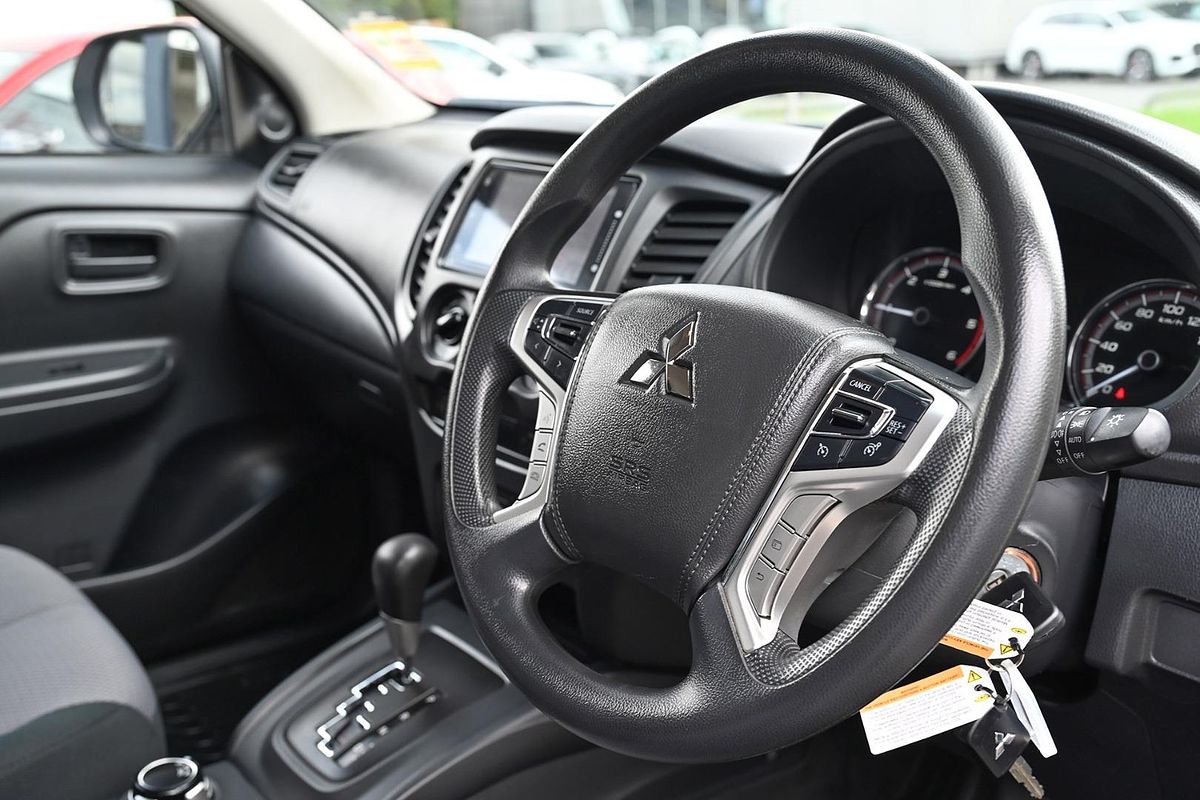 2022 Mitsubishi Triton GLX MR 4X4