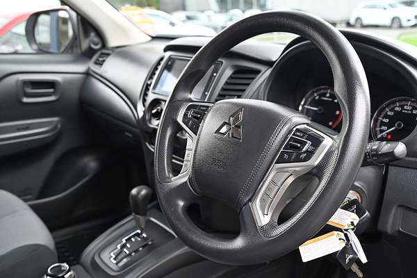 2022 Mitsubishi Triton GLX MR 4X4
