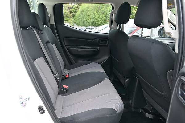 2022 Mitsubishi Triton GLX MR 4X4