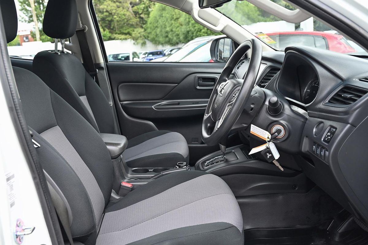 2022 Mitsubishi Triton GLX MR 4X4