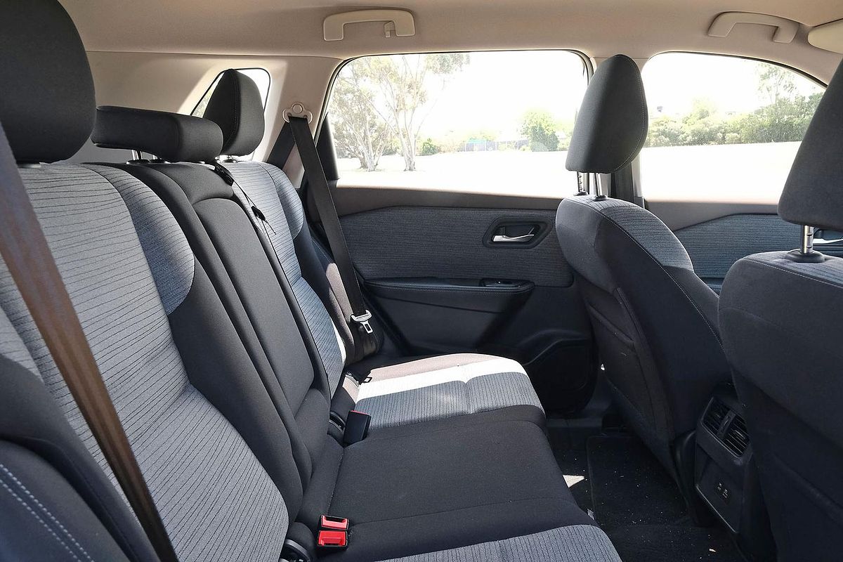 2023 Nissan X-TRAIL ST T33