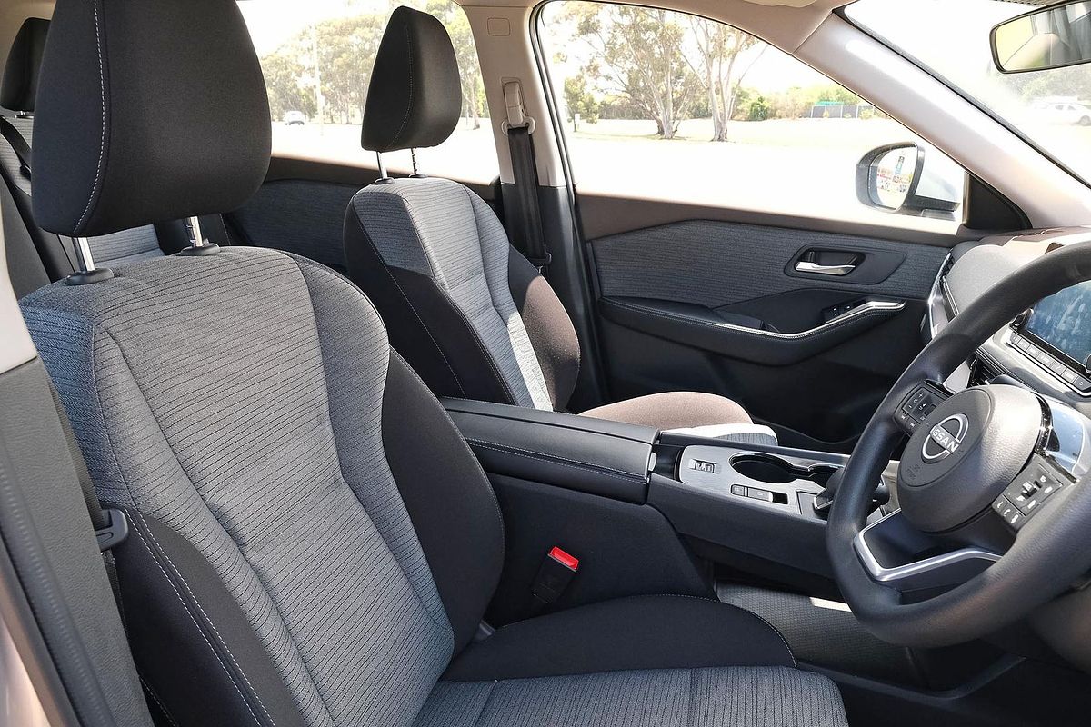 2023 Nissan X-TRAIL ST T33