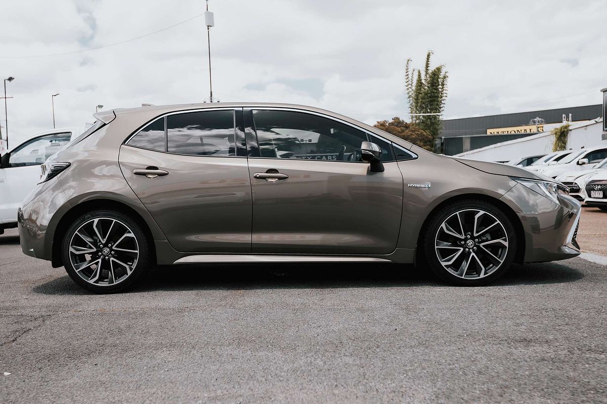 2020 Toyota Corolla ZR Hybrid ZWE211R