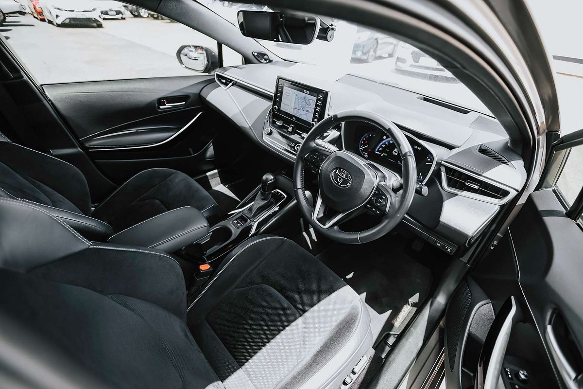2020 Toyota Corolla ZR Hybrid ZWE211R