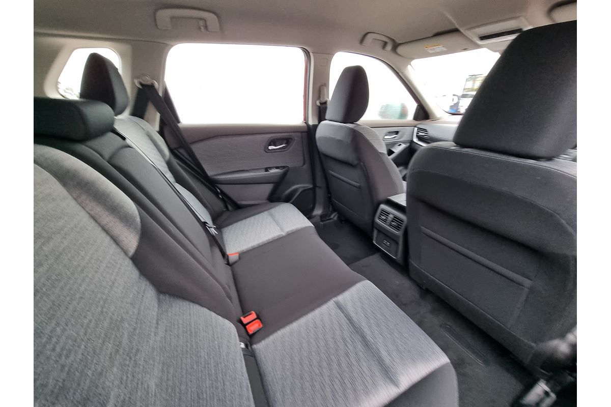 2024 Nissan X-TRAIL ST T33