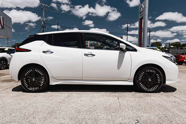 2023 Nissan LEAF ZE1