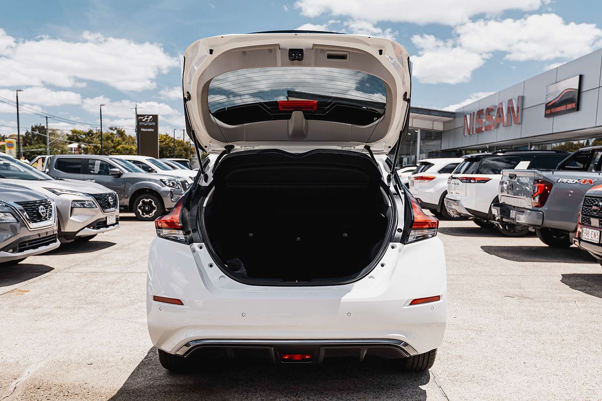 2023 Nissan LEAF ZE1