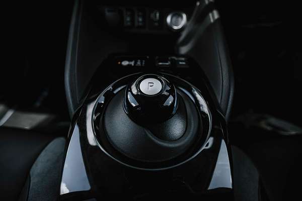 2023 Nissan LEAF ZE1