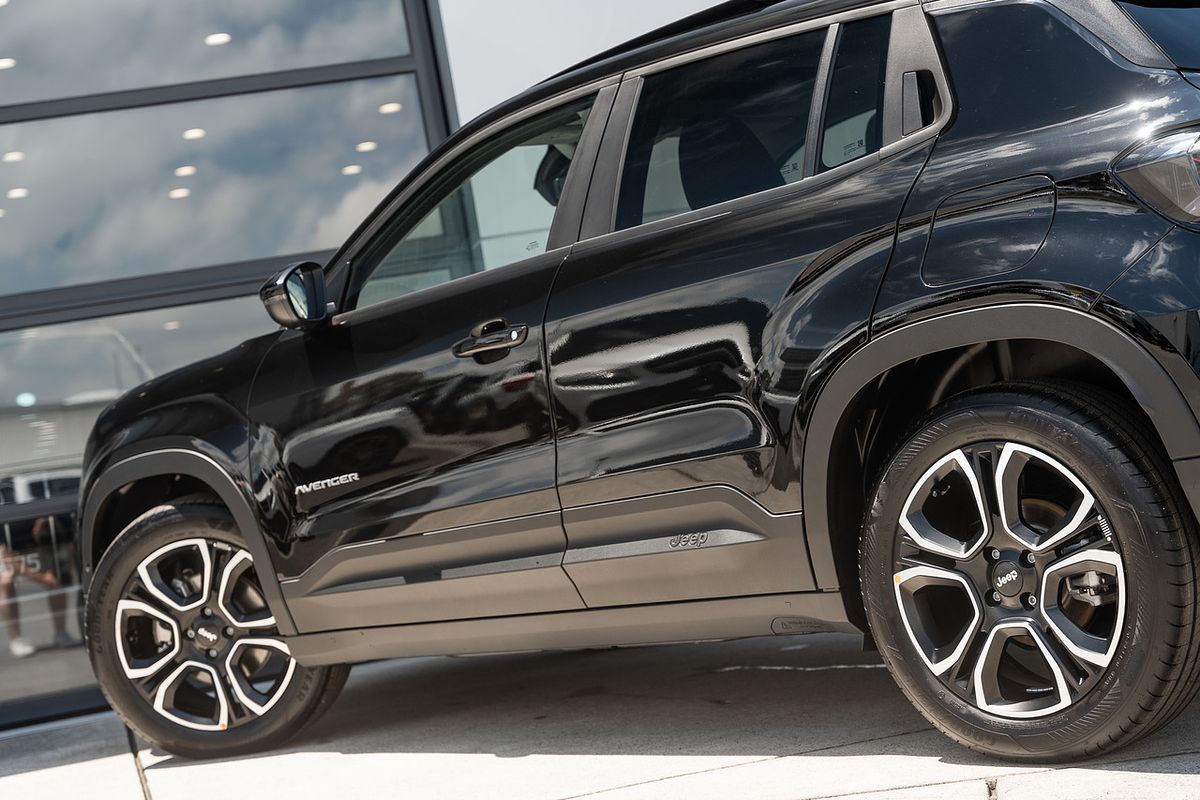 2024 Jeep Avenger Summit JJ