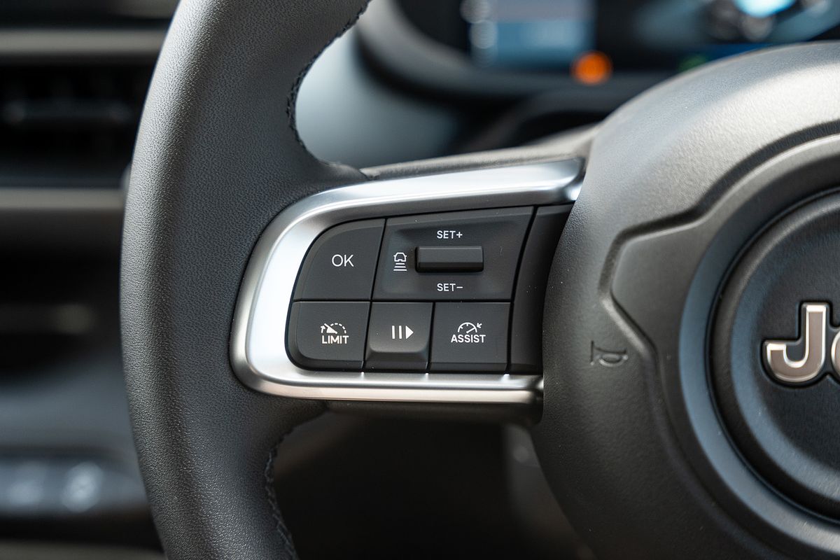2024 Jeep Avenger Summit JJ