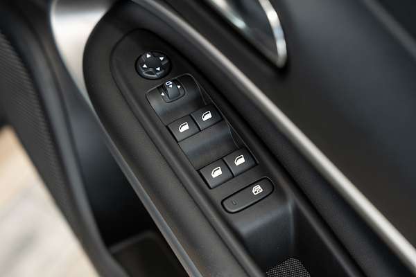 2024 Jeep Avenger Limited JJ