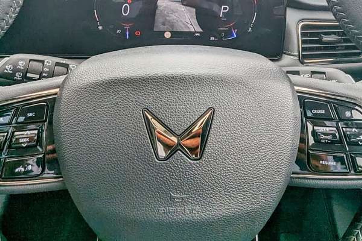 2024 Mahindra XUV700 AX7L Black Edition