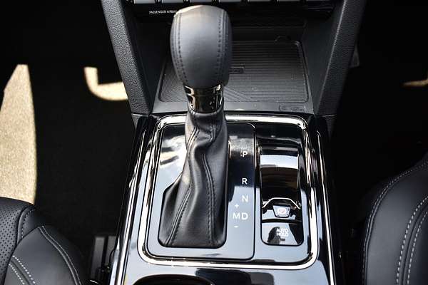 2024 Mahindra XUV700 AX7L Black Edition