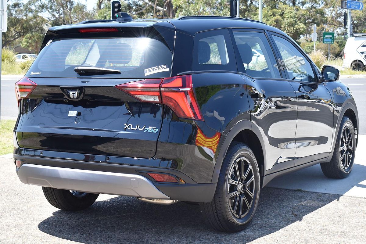 2024 Mahindra XUV700 AX7L Black Edition