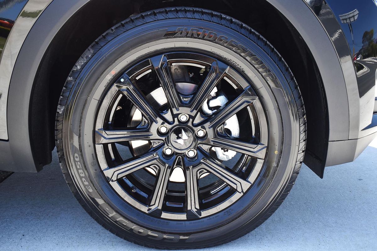2024 Mahindra XUV700 AX7L Black Edition