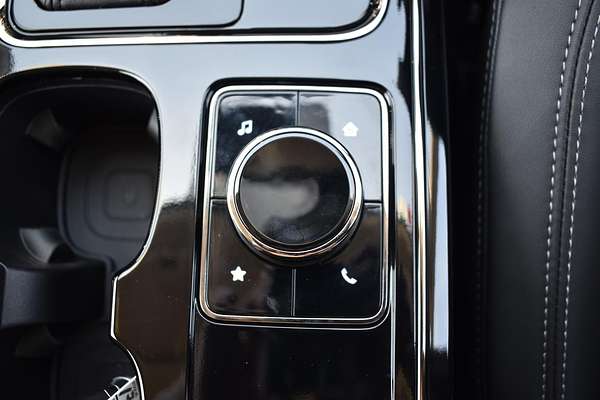 2024 Mahindra XUV700 AX7L Black Edition