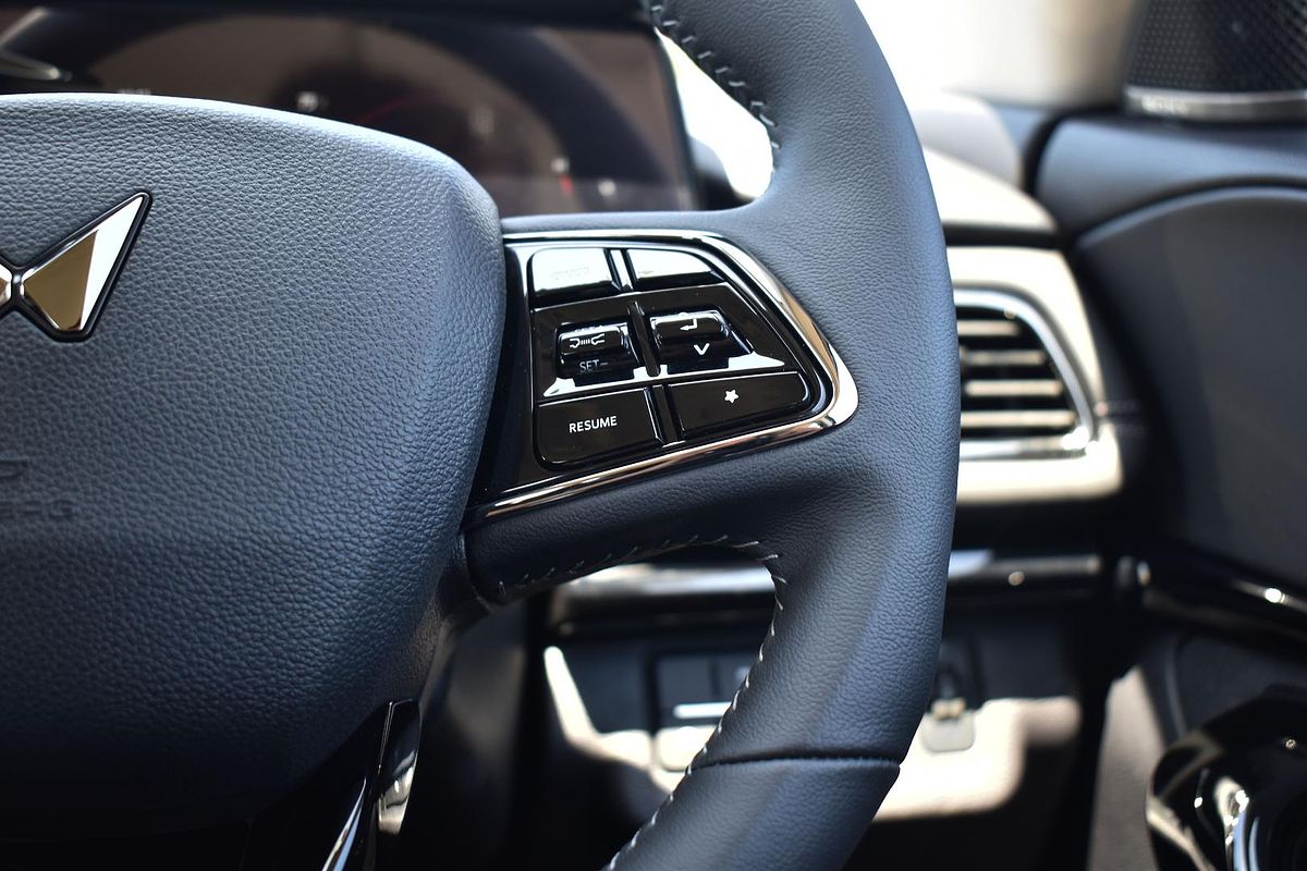 2024 Mahindra XUV700 AX7L Black Edition
