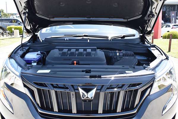 2024 Mahindra XUV700 AX7L Black Edition