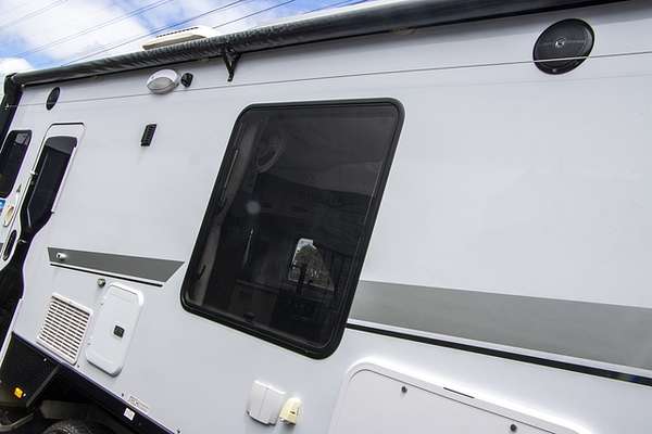 2022 Jayco SILVERLINE CARAVAN 21.65-3.OB.SL-MY22