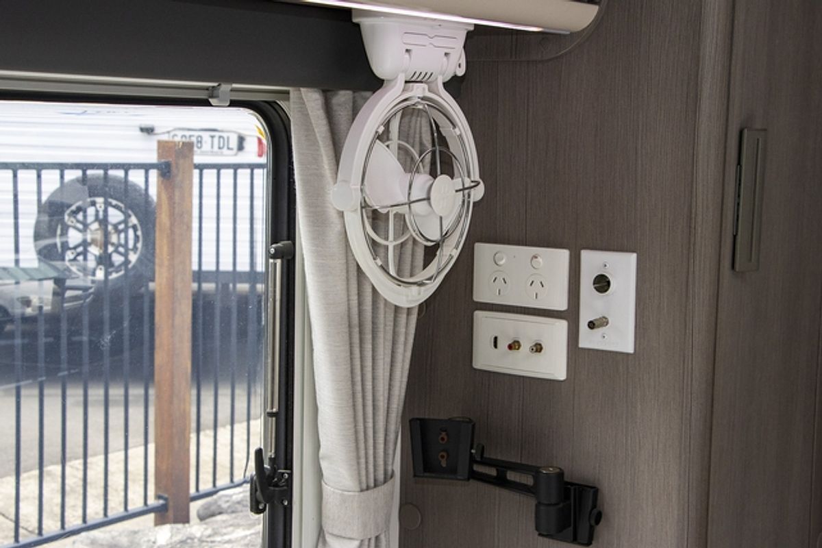 2022 Jayco SILVERLINE CARAVAN 21.65-3.OB.SL-MY22