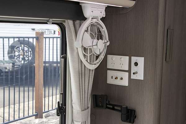 2022 Jayco SILVERLINE CARAVAN 21.65-3.OB.SL-MY22