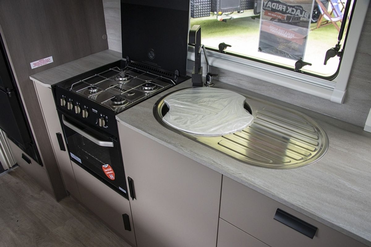2024 Jayco BASE STATION CARAVAN 24.75-6.4T.BS-MY24