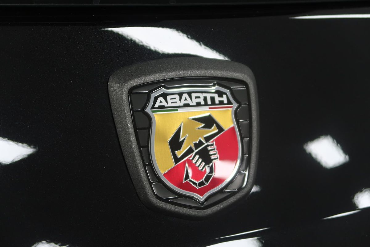 2024 Abarth 695 75 Anniversario