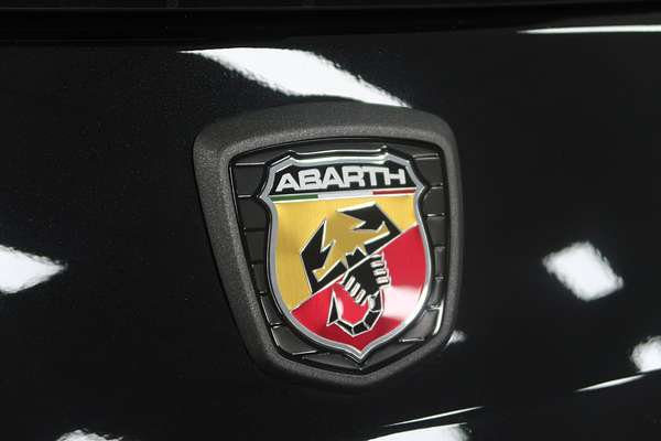 2024 Abarth 695 75 Anniversario
