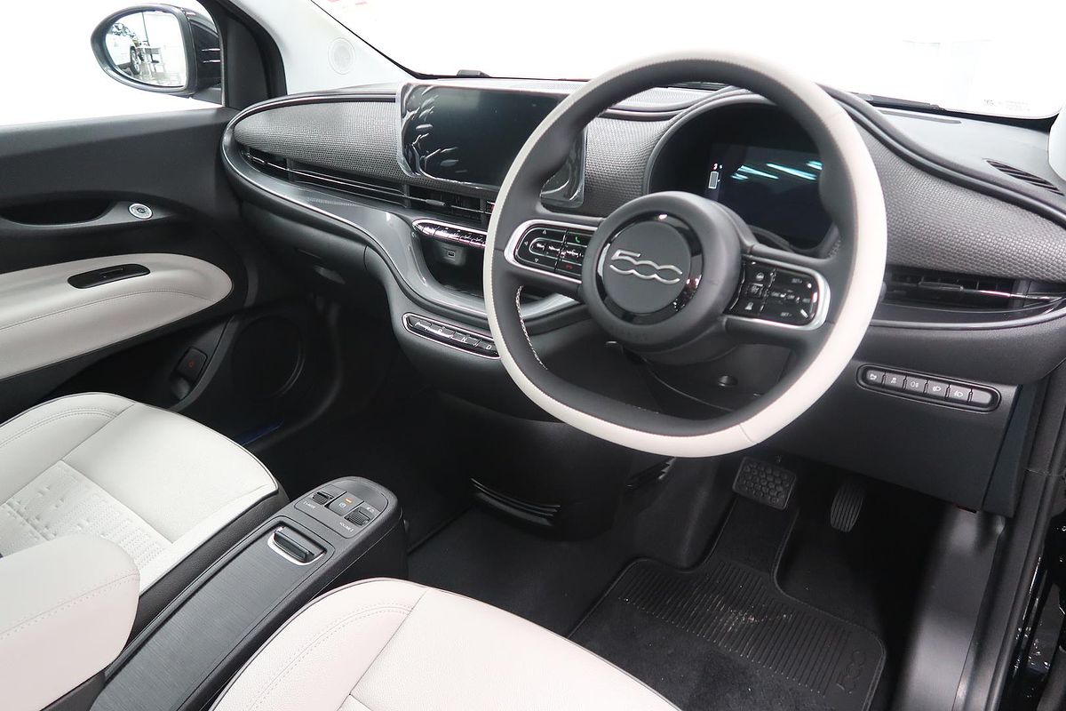 2023 Fiat 500e La Prima