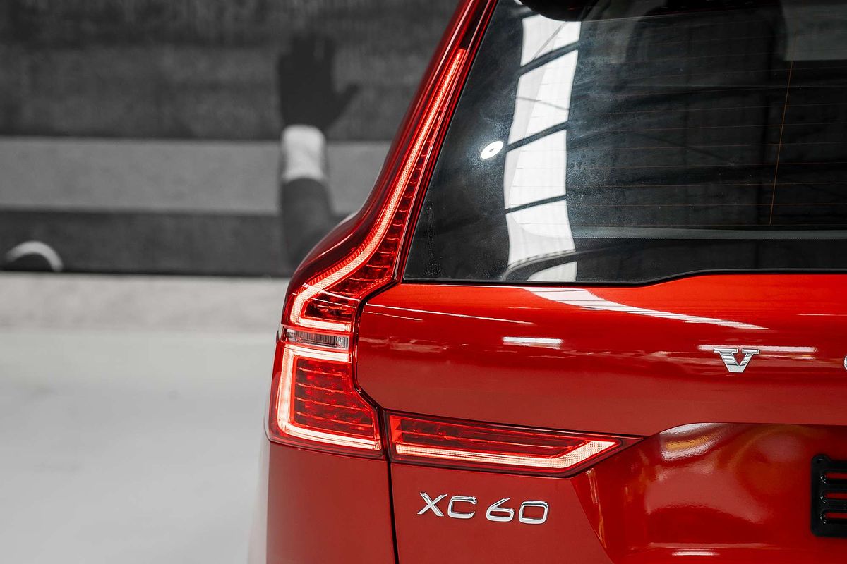 2023 Volvo XC60 Plus B5