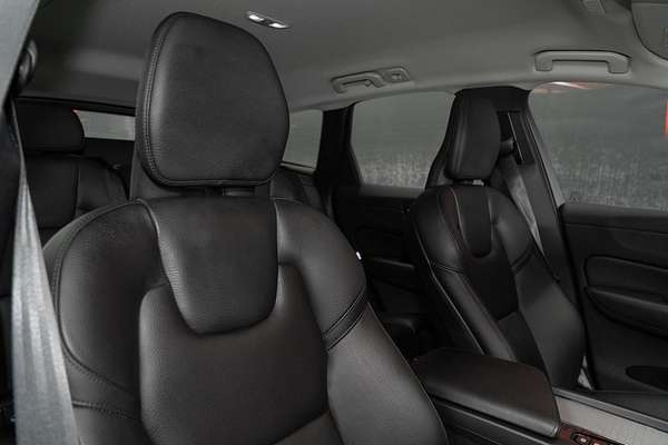 2023 Volvo XC60 Plus B5