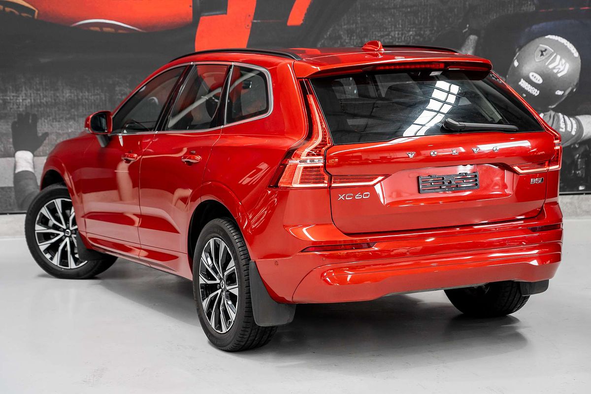2023 Volvo XC60 Plus B5