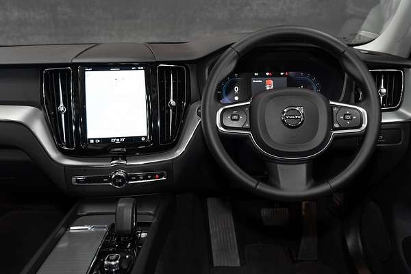 2023 Volvo XC60 Plus B5