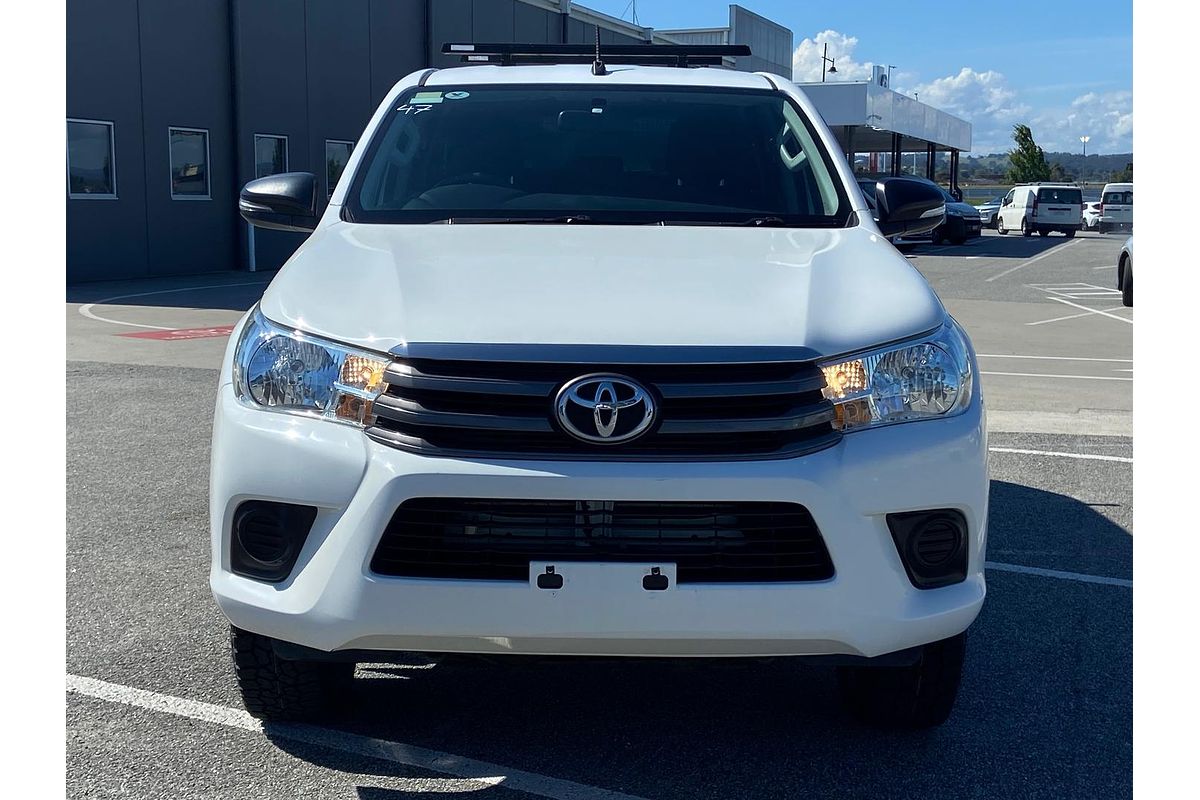 2017 Toyota Hilux SR GUN126R 4X4