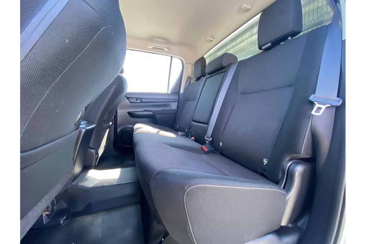 2017 Toyota Hilux SR GUN126R 4X4