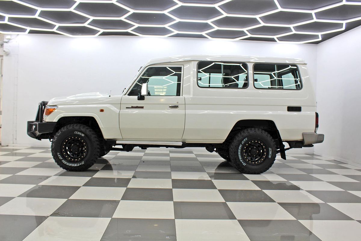 2018 Toyota Landcruiser GXL Troopcarrier VDJ78R