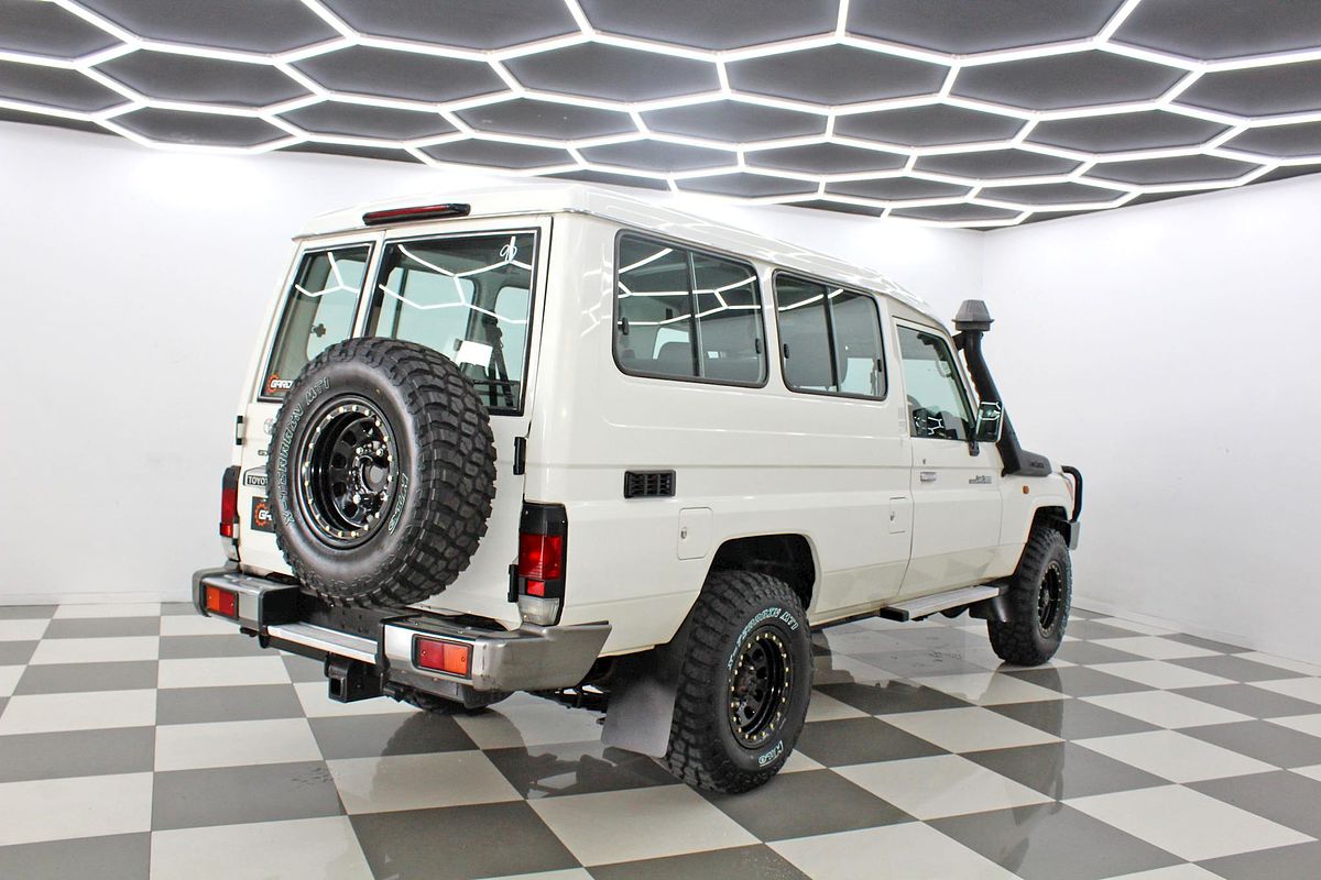 2018 Toyota Landcruiser GXL Troopcarrier VDJ78R