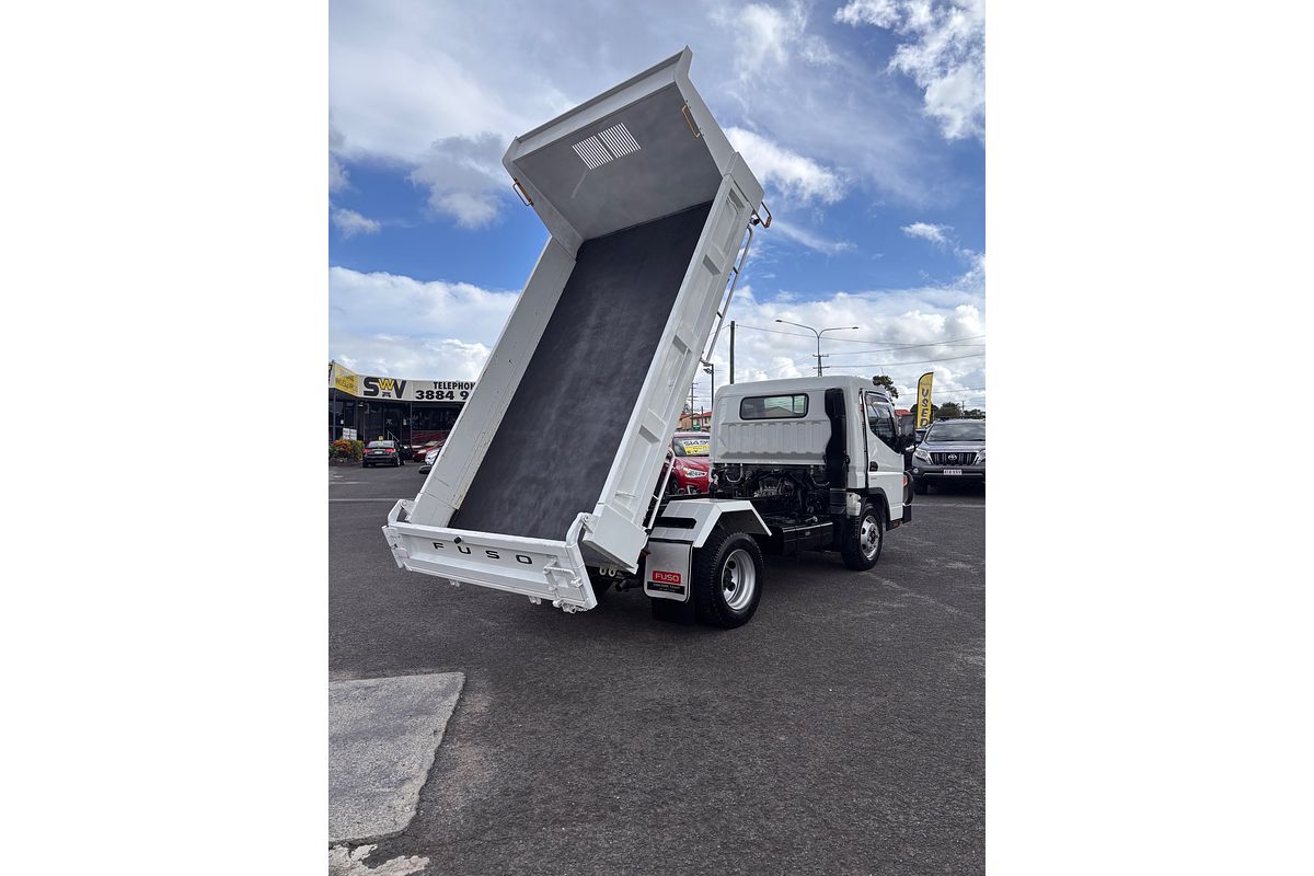 2022 Fuso Canter 815 SWB