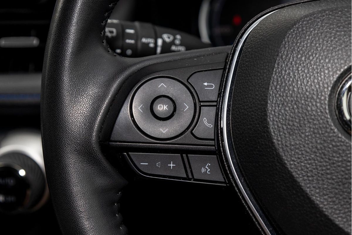 2022 Toyota RAV4 XSE AXAH52R