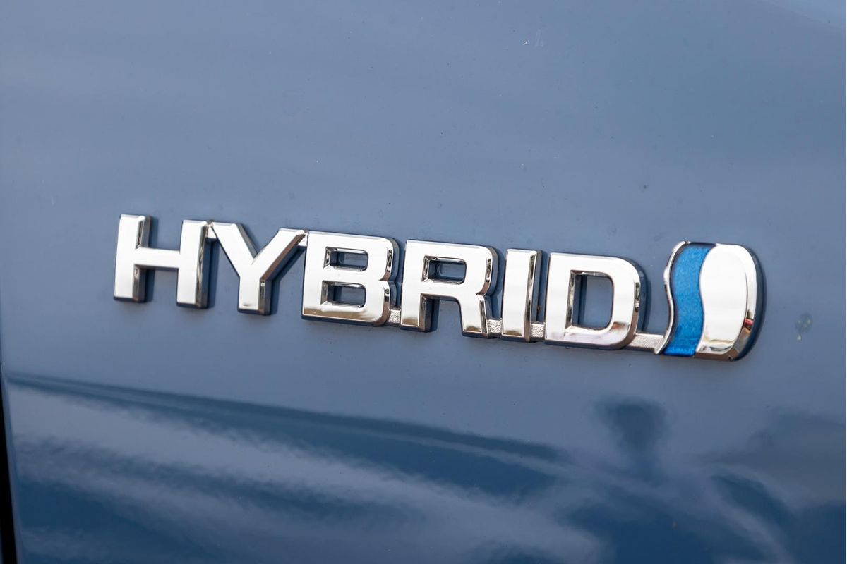 2022 Toyota RAV4 XSE AXAH52R