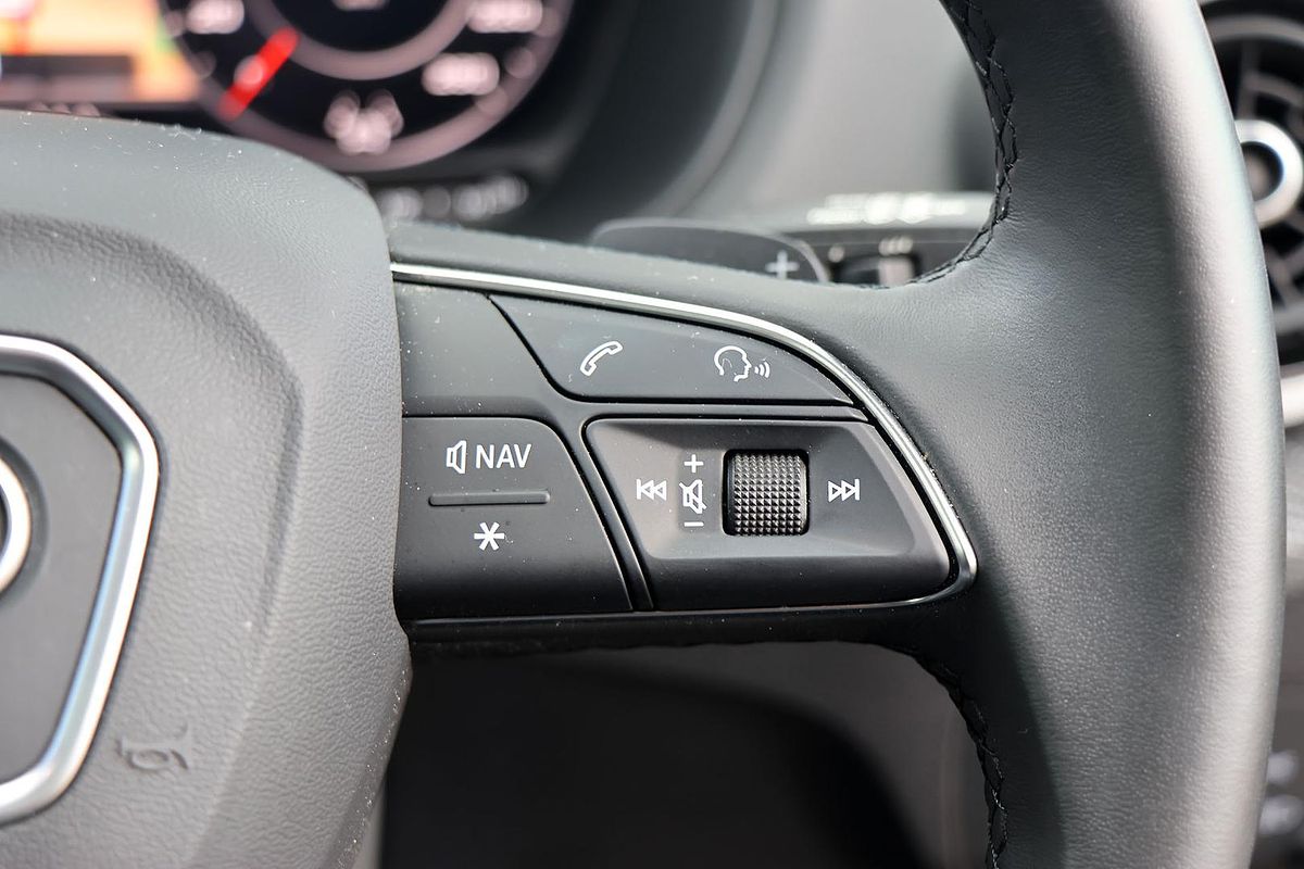 2022 Audi Q2 40 TFSI S line GA
