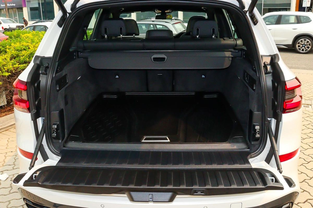 2022 BMW X5 M50i G05