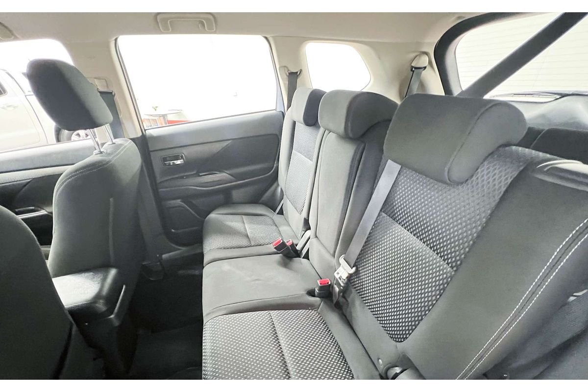 2018 Mitsubishi Outlander ES ZL